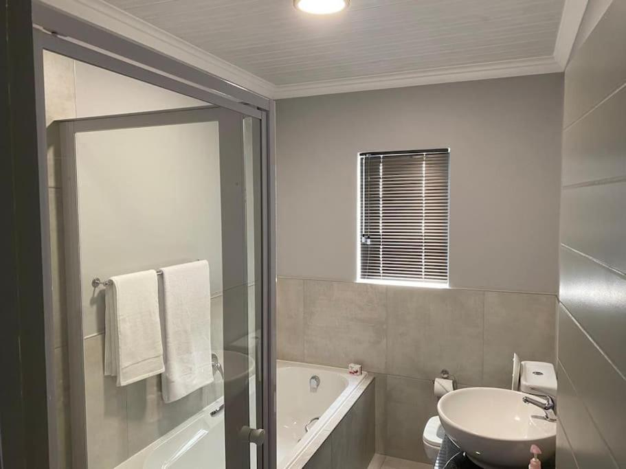 17 On Sleigh Apartment Langebaan